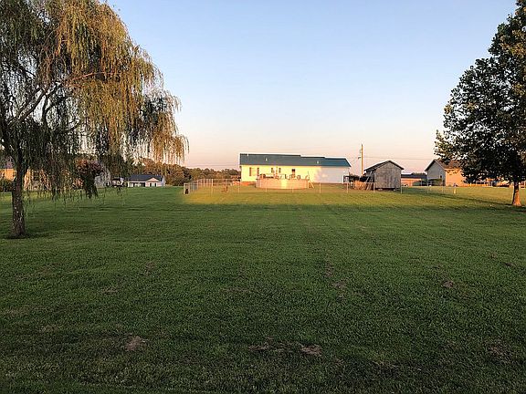 3rd image of 85 Hunt Hollow Dr