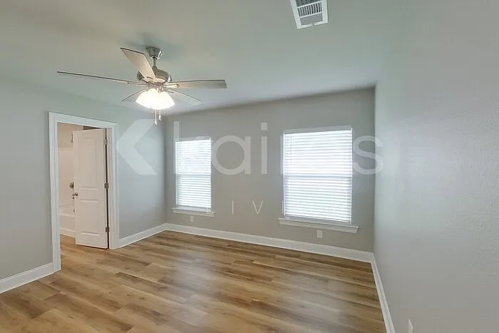 13772 Willowmore Dr — Photo 11