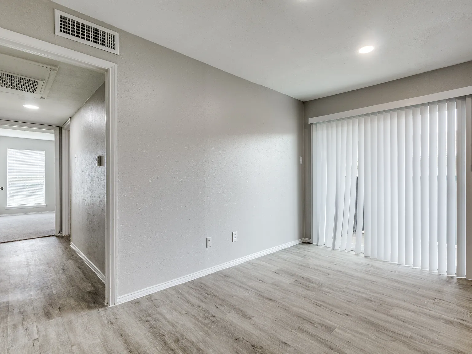 3 bed, $1,550 — Photo 3