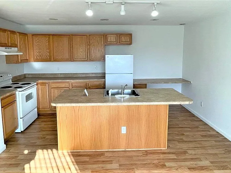 Thornridge Apartments — Photo 50