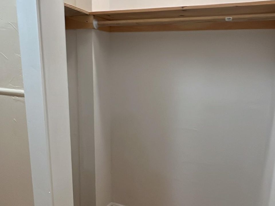1st image of 10 Lawton Ave Floor 1