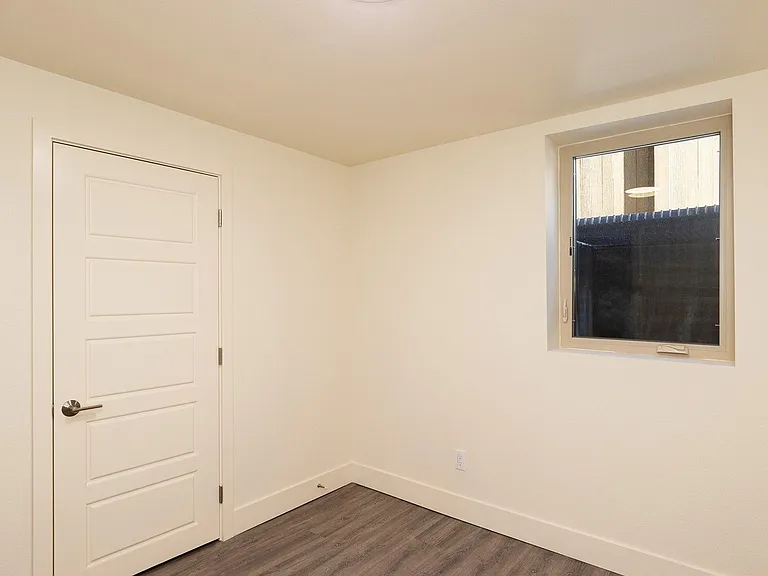 Seattle 3 Bedroom Apartment for Rent | Newly Remodeled Home with In-Unit Washer/Dryer, Private En... — Photo 23
