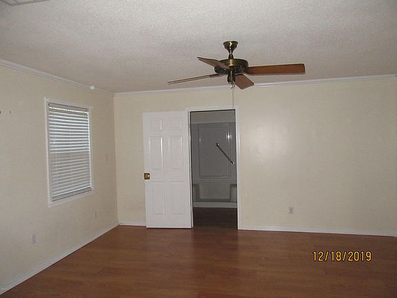 2nd image of 1212 Larsen Ave