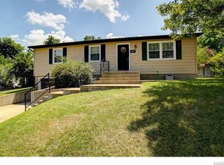 1054 Westwood Dr, Ste Genevieve, MO 63670