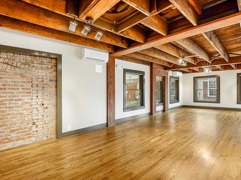 594 Locust Street125 West 6th Ave — Photo 16