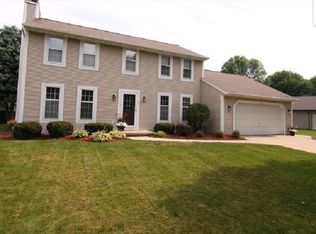 3136 Sunland Cir, Green Bay, WI 54313