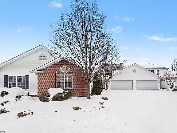 2nd image of 1885 Marsh Ln