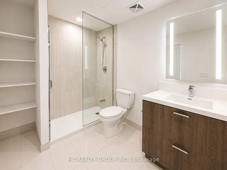 50 McCaul St #315 — Photo 13