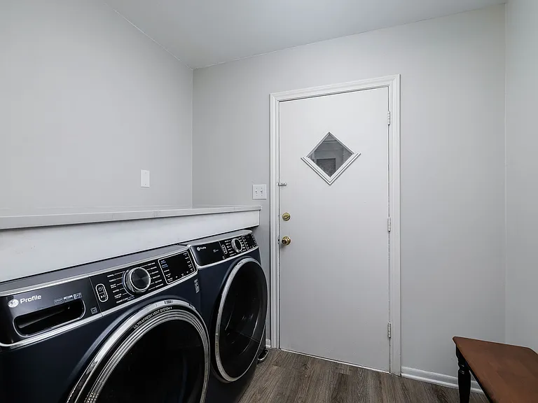 25607 Oakhurst Dr — Photo 20