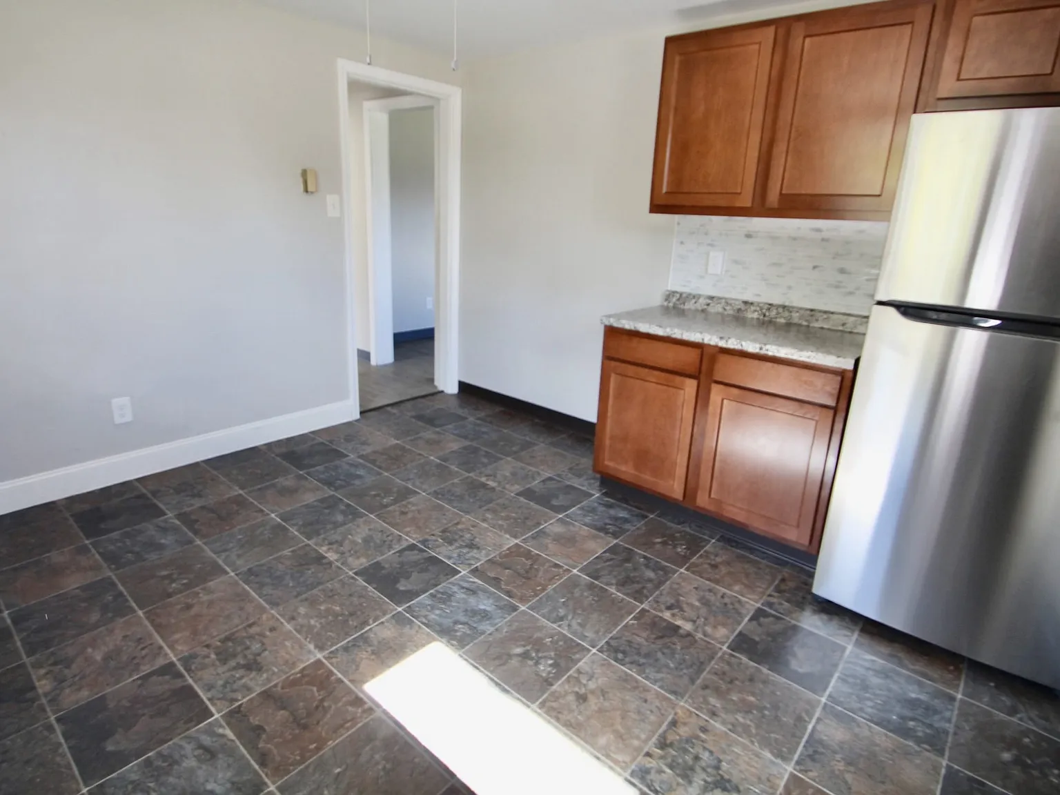 1 bed, $995 — Photo 3