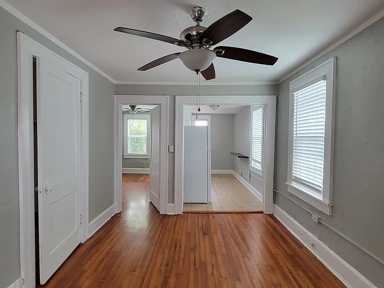 1206 Oak St NE #17 — Photo 5