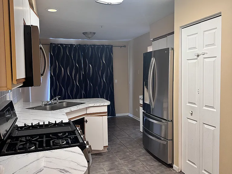 1311 Orleans Dr — Photo 2