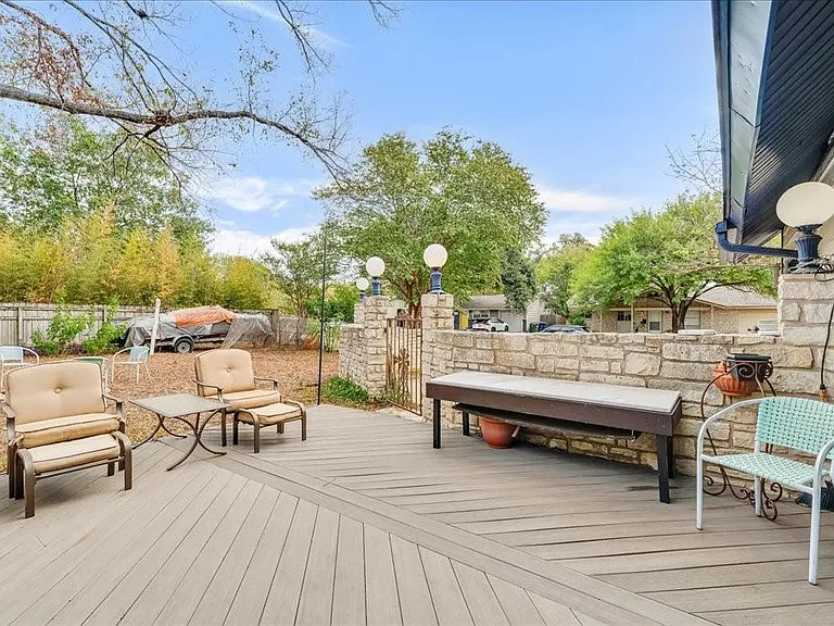 8001 Briarwood Ln — Photo 28
