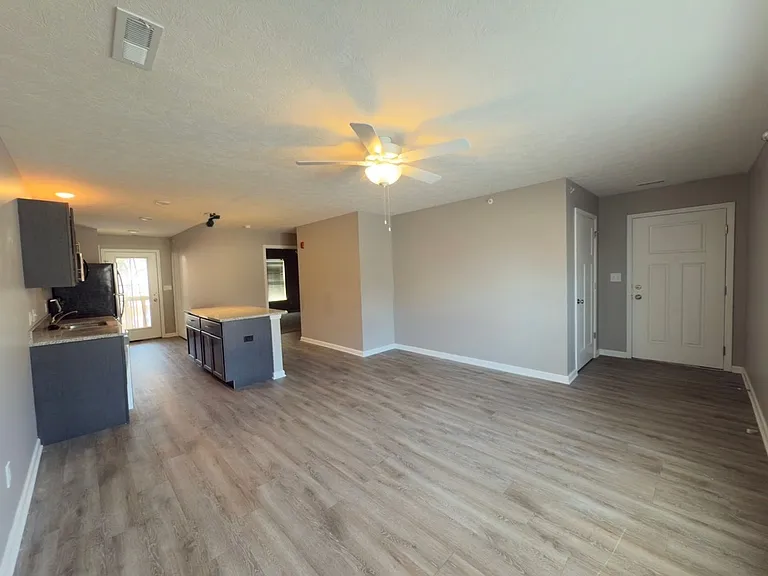 700 N 22nd St #302 — Photo 7
