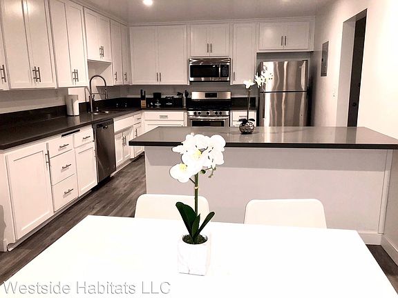 4th image of 170 N Crescent Dr #105