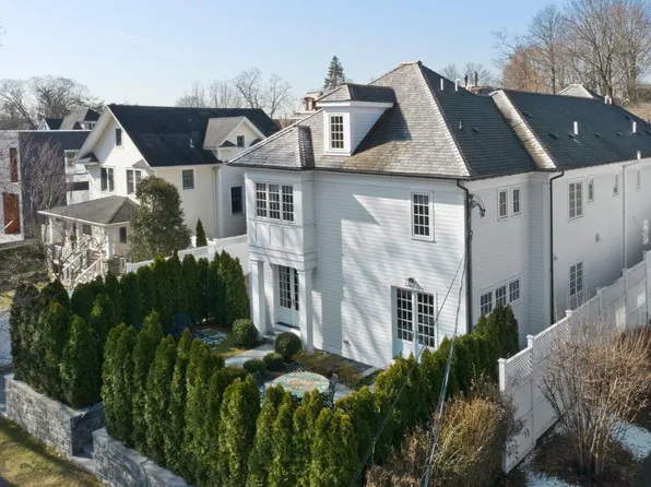 80 Milbank Ave, Greenwich, CT 06830