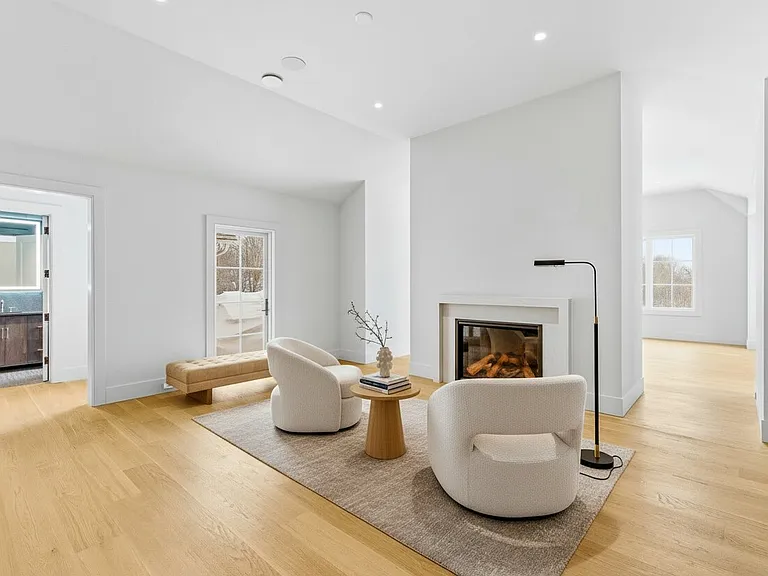 120 Halsey Ln — Photo 23