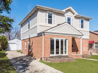 8240 Mango Ave, Midlothian, IL 60053