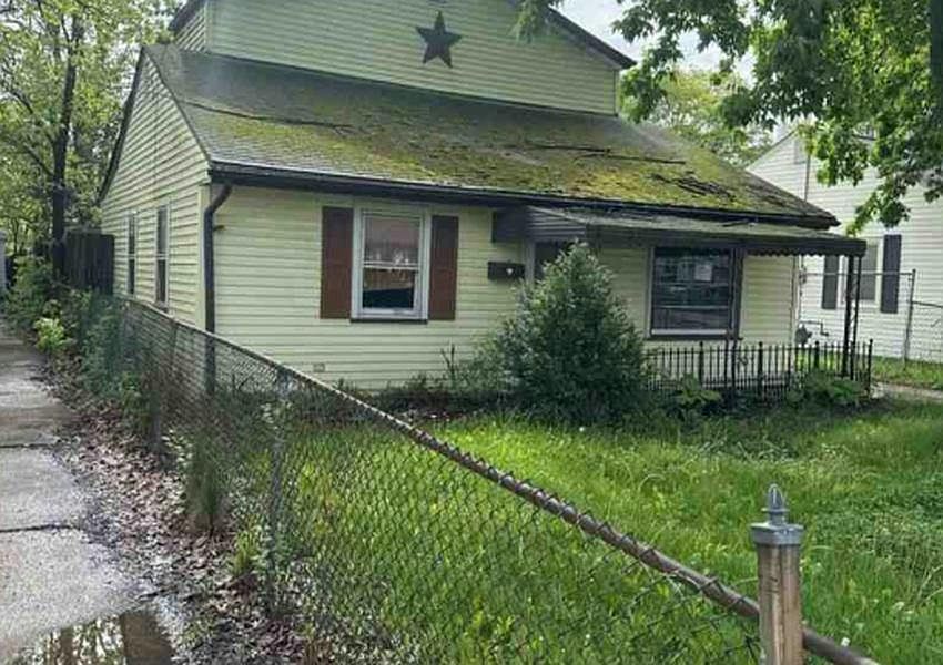 1st image of 176 S Logan St