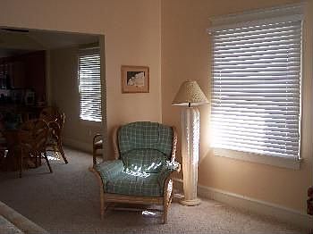 4th image of 809 Stenton Pl