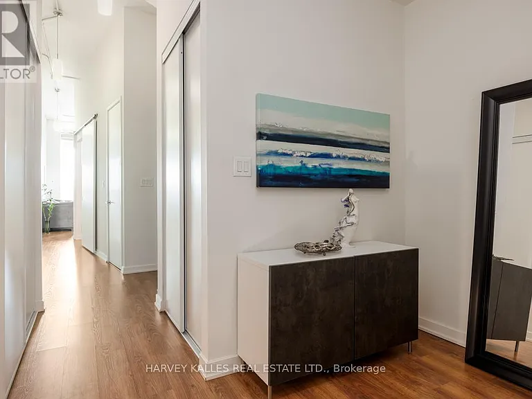 380 Macpherson Ave #441 — Photo 3