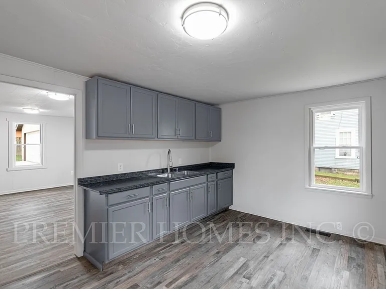 1126 11th St NW — Photo 5
