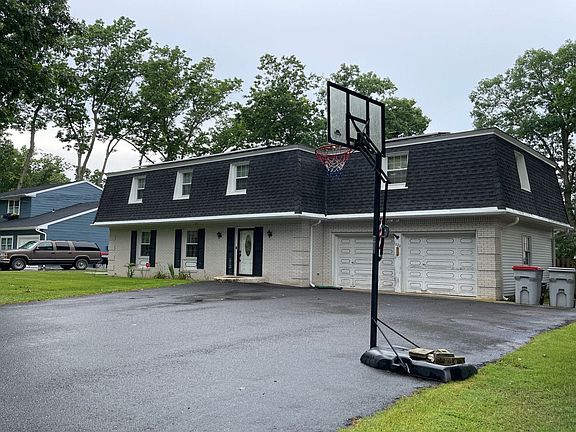 2nd image of 1620 James Ct