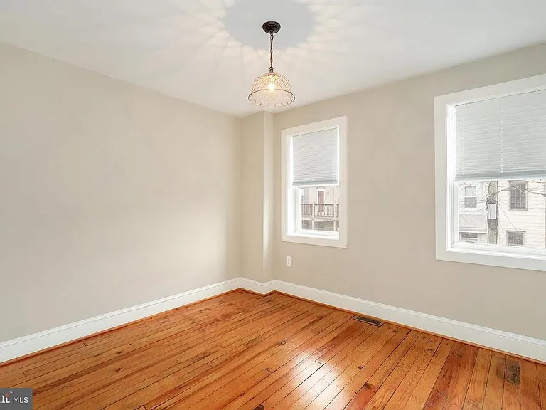 29 N Curley St — Photo 3