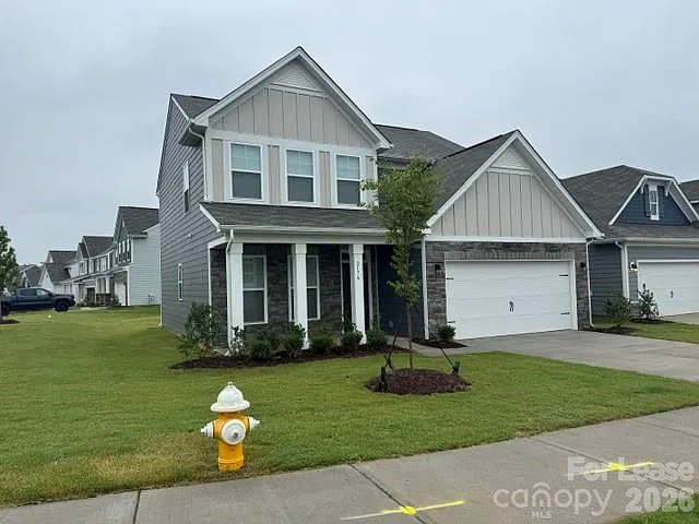 3 bed, 2.5 bath, $2,500 — Photo 2