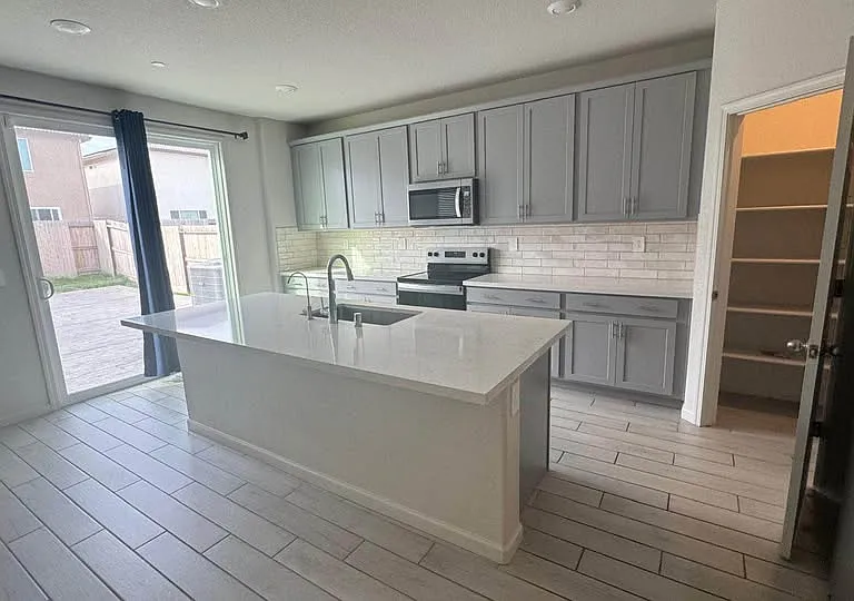 1775 Haines Ave — Photo 4
