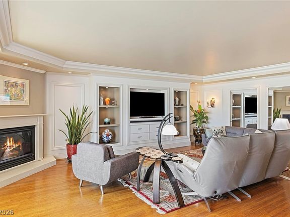 3rd image of 2877 Paradise Rd Unit 901