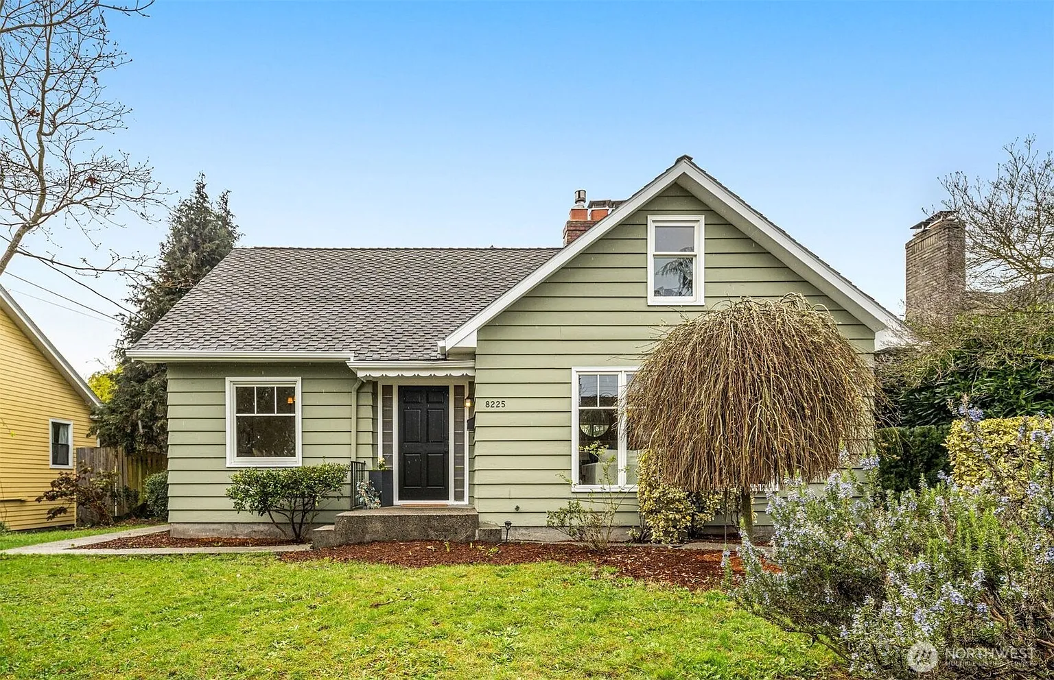 8225 4th Ave NE photo 1