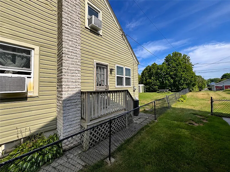 2336 W South St — Photo 32