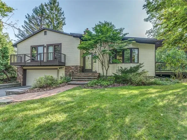 907 Kimry Moor, Fayetteville, NY 13066