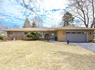 6660 N Braeburn Ln, Glendale, WI 53209