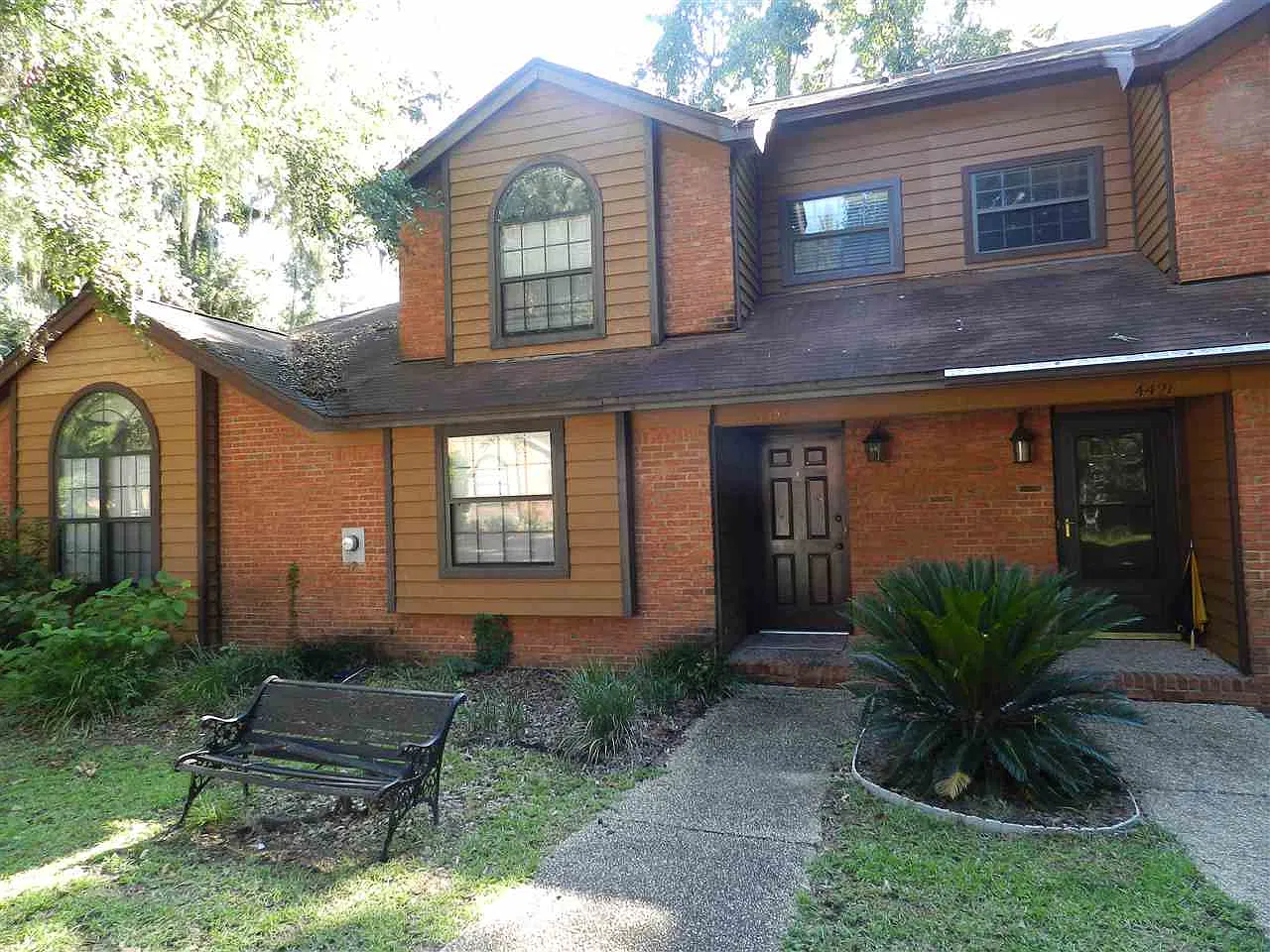 3 bed, 1372 sqft, $1,650 — Photo 1