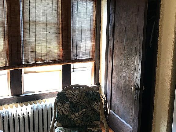 5th image of 49 E Walnut St #2