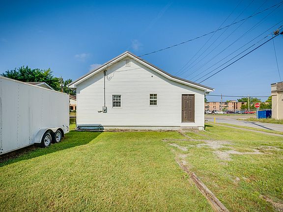 4th image of 901 E Sevier Ave