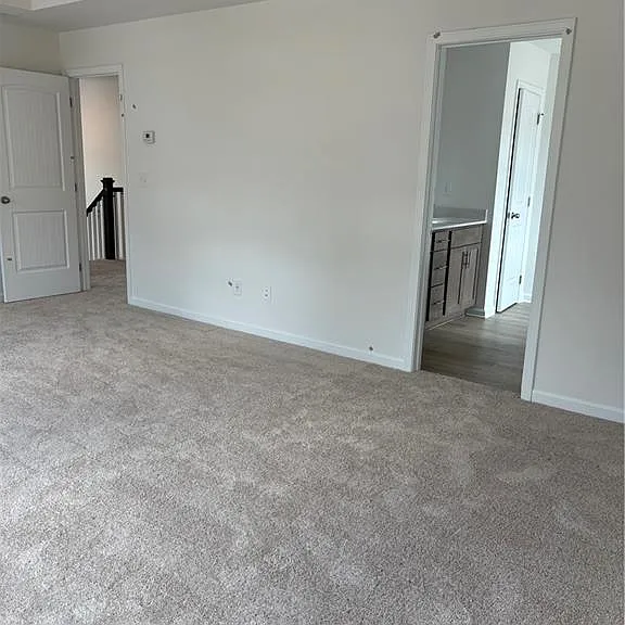 329 Bloomfield Cir — Photo 10