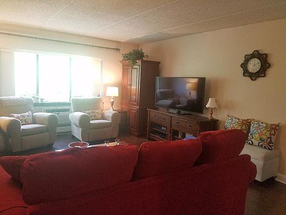 3rd image of 835 Pearson St APT 503