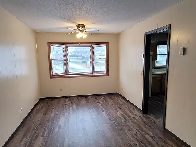 306 Norwood Dr NE — Photo 3