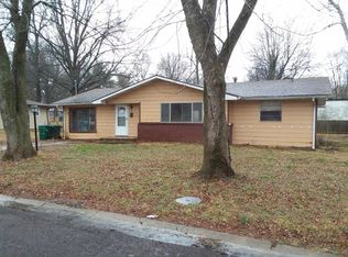 1213 Admiral Pl, Monett, MO 65708