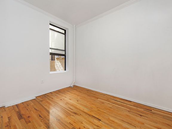5th image of 403 E 8th St APT 4