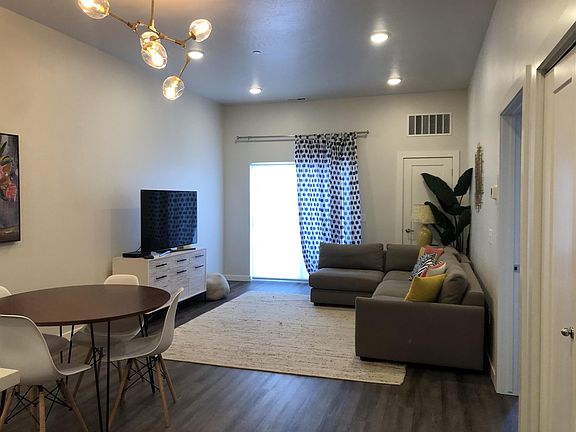 4th image of 205 Hickory St #304