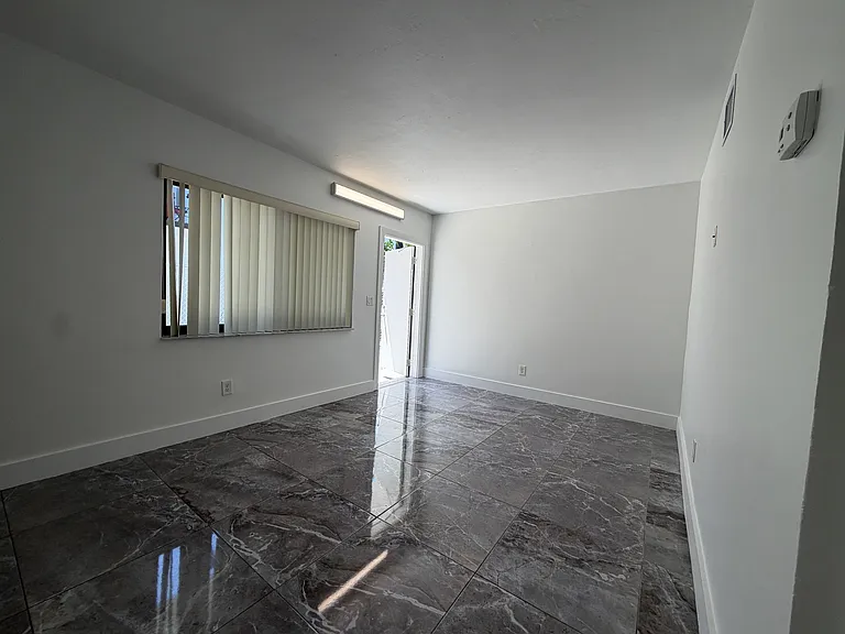2012 NW Flagler Ter #3 — Photo 18