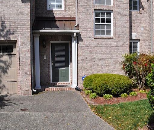 2nd image of 1009 Horton Pl