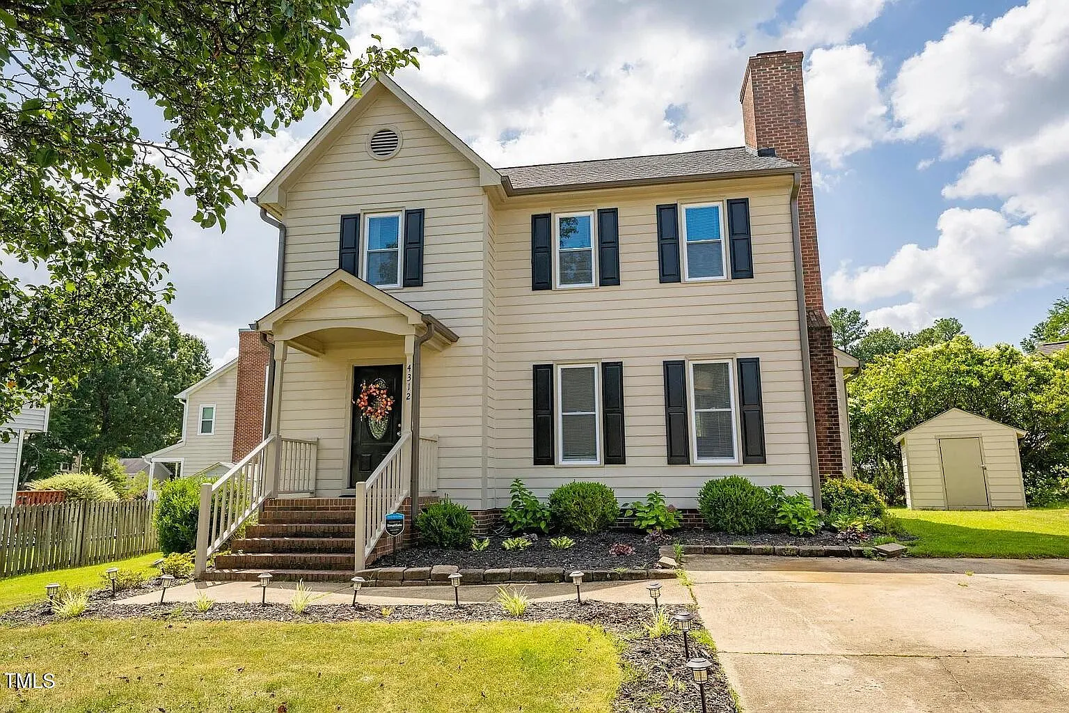 3 bed, 2.5 bath, 1640 sqft, $2,000 — Photo 1