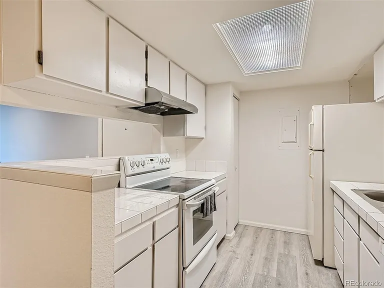 14434 E Colorado Dr #201 — Photo 4