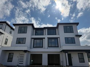 18002 63b Ave, Surrey, BC V3S0W2