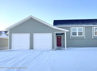 213 25th Ave NE, Watford City, ND 58854
